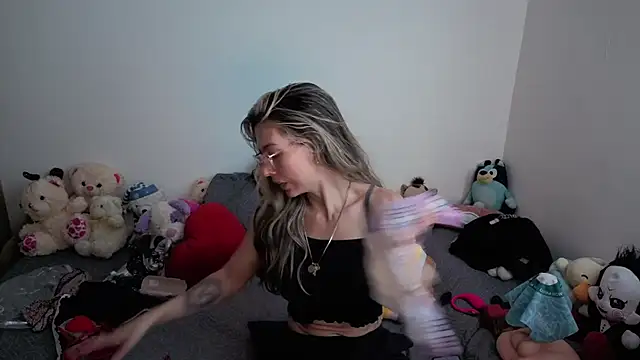 Princezzlove3 online show from February 19, 2026, 12:35 pm