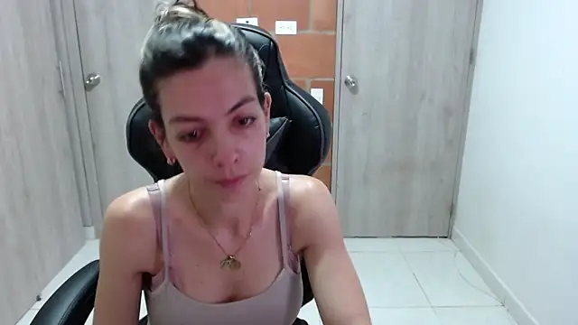 Princezzlove3 online show from March 13, 2025, 11:27 pm