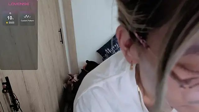 Princezzlove3 online show from March 13, 2026, 1:27 pm