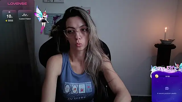 Princezzlove3 online show from April 19, 2026, 2:29 pm