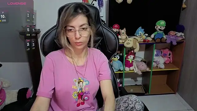 Princezzlove3 online show from October 20, 2025, 11:27 pm