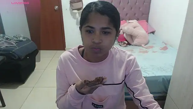 Snapshot of july-feria chatting on November 23, 2025, 10:20 pm july-feria online show from November 23, 2025, 10:20 pm