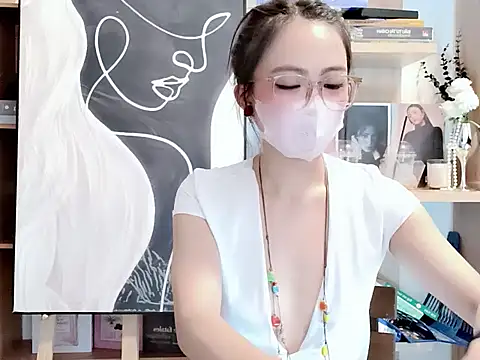 Lush-Office online show from December 4, 2025, 7:29 am