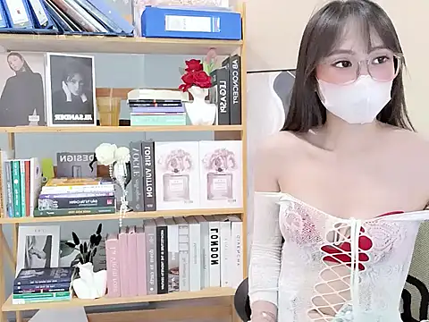 Snapshot of Lush-Office chatting on February 3, 2026, 2:43 am Lush-Office online show from February 3, 2026, 2:43 am