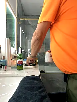 carlospingalinda online show from September 18, 2025, 10:57 pm