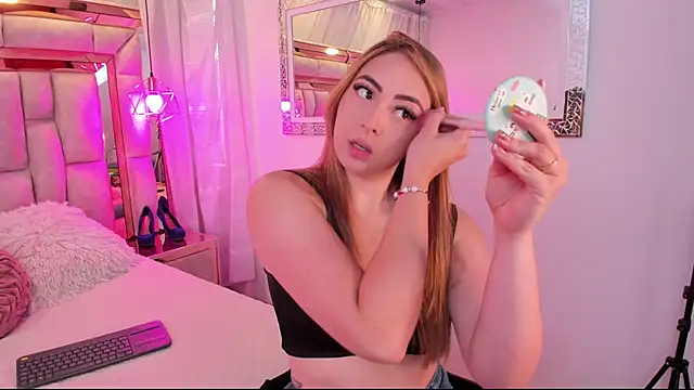 Snapshot of Katalina_Evans chatting on December 1, 2025, 11:00 am Katalina Evans online show from December 1, 2025, 11:00 am