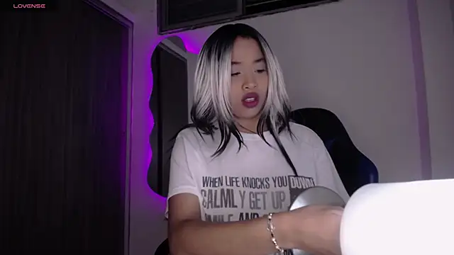 BrigitteRoy  online show from December 2, 2025, 2:45 am