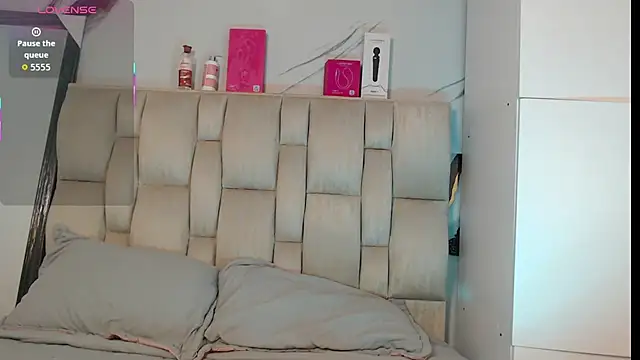 Snapshot of esmeralda-bk chatting on December 3, 2025, 10:53 pm esmeralda-bk online show from December 3, 2025, 10:53 pm