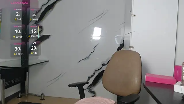 Snapshot of esmeralda-bk chatting on November 7, 2025, 10:46 pm esmeralda-bk online show from November 7, 2025, 10:46 pm