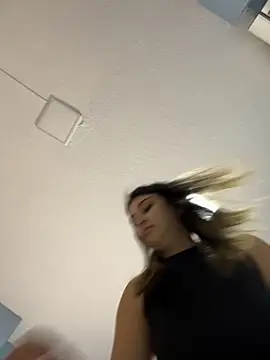 Aitana Hilton  online show from September 23, 2025, 11:50 am