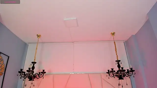 Aitana Hilton  online show from November 23, 2025, 11:42 am