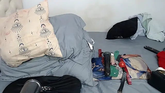 MilfJade online show from January 12, 2026, 9:52 pm