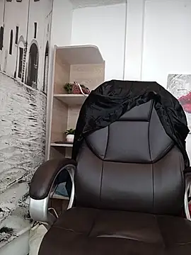 zahra Jalid online show from November 18, 2025, 10:34 pm