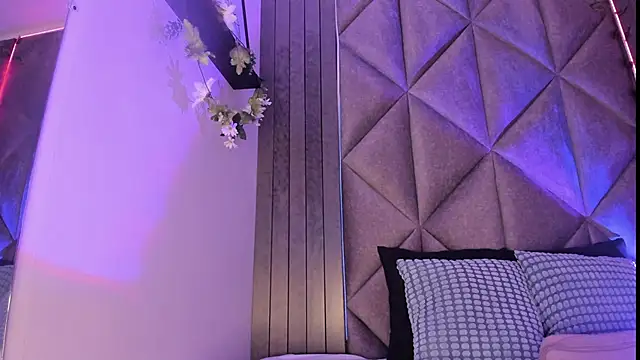 SabrinaSpell  online show from October 19, 2025, 11:57 am