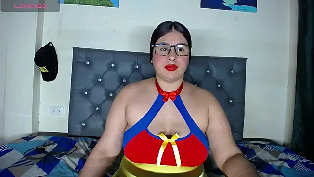 Snapshot of Antonellaa_111 chatting on November 16, 2025, 5:45 am Antonellaa 111 online show from November 16, 2025, 5:45 am