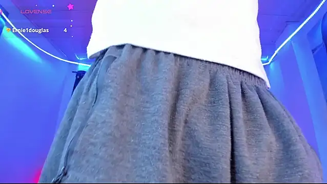 Ethan Boyy online show from April 18, 2026, 7:07 pm