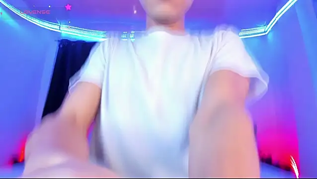 Ethan Boyy online show from April 18, 2026, 6:10 pm