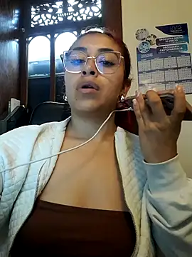 Snapshot of AnonymousGirl chatting on December 15, 2025, 10:26 pm AnonymousGirl online show from December 15, 2025, 10:26 pm