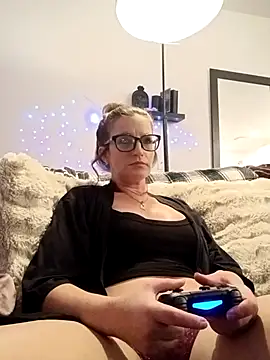 Snapshot of F0xLeigh chatting on November 27, 2025, 4:40 pm F0xLeigh online show from November 27, 2025, 4:40 pm