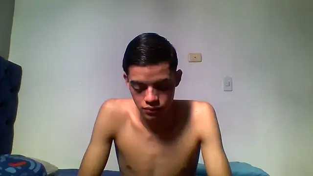Latinos 2001 online show from June 6, 2026, 2:55 pm