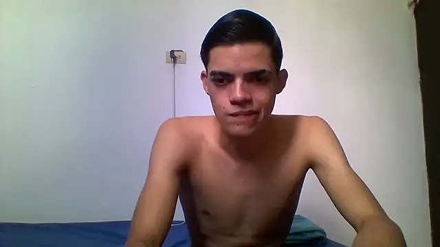 Latinos 2001 online show from June 11, 2026, 2:25 pm