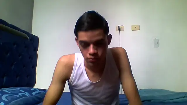 Latinos 2001 online show from June 7, 2026, 2:22 pm