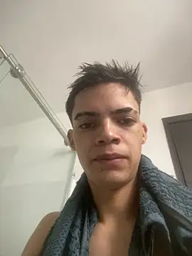 Latinos 2001 online show from June 16, 2026, 1:22 pm