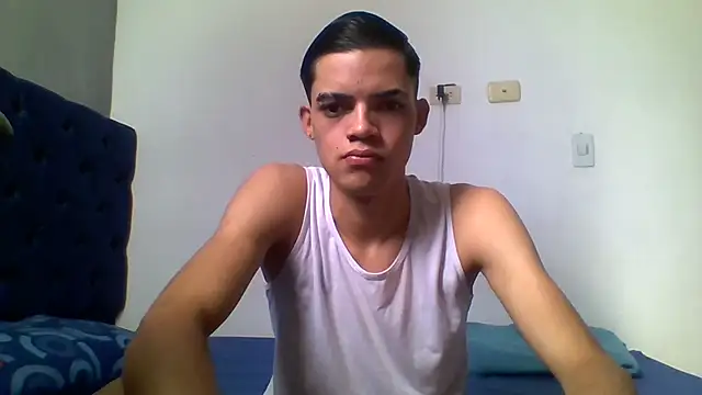 Latinos 2001 online show from June 17, 2026, 1:32 pm