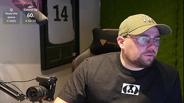 Snapshot of justinitt chatting on November 25, 2025, 7:52 am justinitt online show from November 25, 2025, 7:52 am