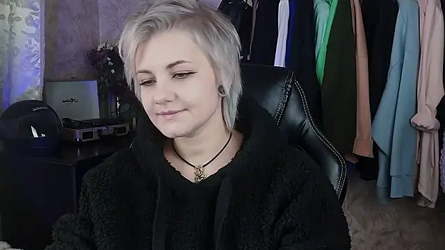 Snapshot of EvaBrownie chatting on January 29, 2025, 8:29 am EvaBrownie online show from January 29, 2025, 8:29 am