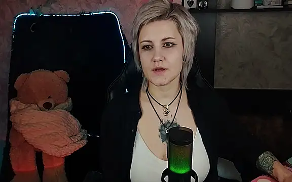 Snapshot of EvaBrownie chatting on March 15, 2025, 1:07 pm EvaBrownie online show from March 15, 2025, 1:07 pm