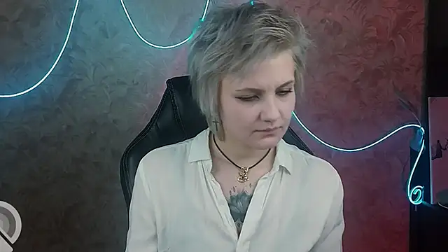 Snapshot of EvaBrownie chatting on January 27, 2025, 5:48 pm EvaBrownie online show from January 27, 2025, 5:48 pm