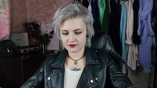 Snapshot of EvaBrownie chatting on January 28, 2025, 6:39 pm EvaBrownie online show from January 28, 2025, 6:39 pm