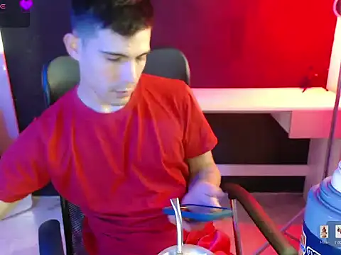Luis esqq online show from May 8, 2026, 7:06 pm