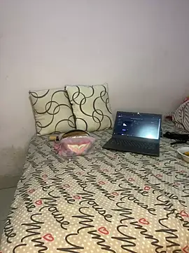 Malia B online show from February 10, 2025, 7:17 pm