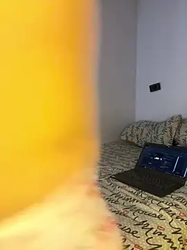 Malia B online show from February 2, 2025, 5:04 pm