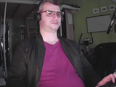 stary-w-kalesonach online show from September 10, 2025, 4:28 pm