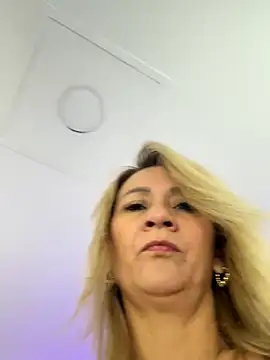 Snapshot of AtheneaRusell chatting on September 25, 2025, 8:37 pm AtheneaRusell online show from September 25, 2025, 8:37 pm