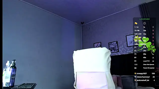 Snapshot of AtheneaRusell chatting on March 18, 2025, 11:42 pm AtheneaRusell online show from March 18, 2025, 11:42 pm