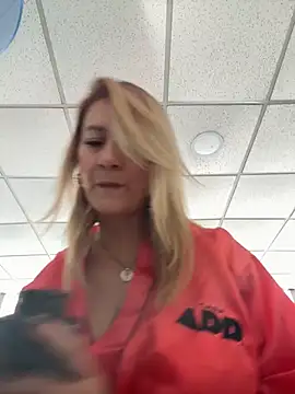 Snapshot of AtheneaRusell chatting on October 25, 2025, 7:03 pm AtheneaRusell online show from October 25, 2025, 7:03 pm