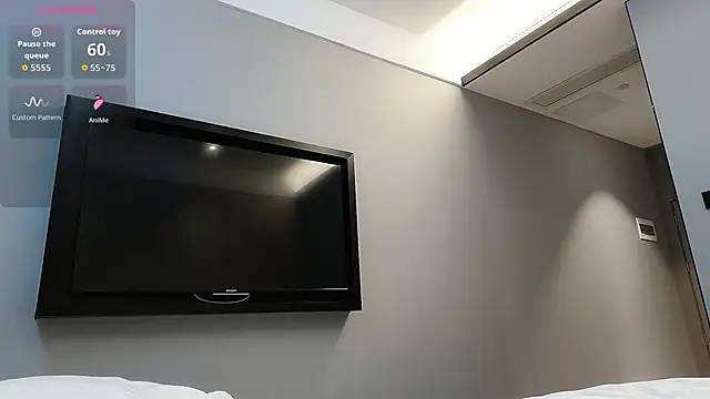 lilandi0521 online show from November 16, 2025, 11:52 pm