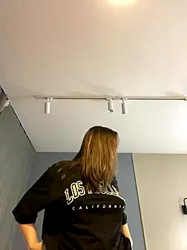 Snapshot of Kiss_My_Body chatting on September 14, 2025, 4:07 pm Kiss My Body online show from September 14, 2025, 4:07 pm