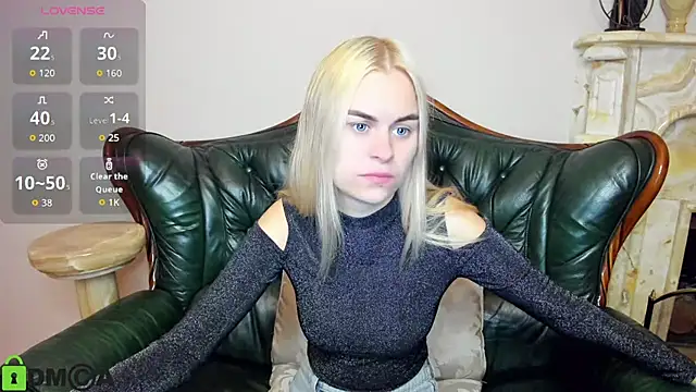 Snapshot of HillEva chatting on September 12, 2025, 7:35 pm HillEva online show from September 12, 2025, 7:35 pm