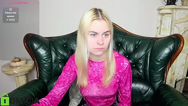 Snapshot of HillEva chatting on November 13, 2025, 9:13 am HillEva online show from November 13, 2025, 9:13 am