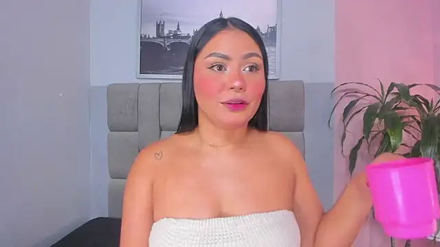 Snapshot of janna_lopez_ chatting on December 17, 2025, 12:10 pm janna lopez online show from December 17, 2025, 12:10 pm