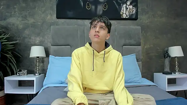 Snapshot of bruce_hans chatting on October 27, 2025, 11:44 am bruce hans online show from October 27, 2025, 11:44 am