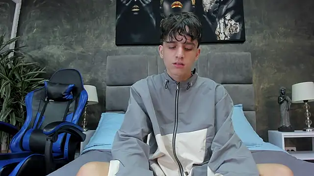 Snapshot of bruce_hans chatting on October 23, 2025, 12:48 pm bruce hans online show from October 23, 2025, 12:48 pm