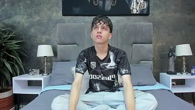 Snapshot of bruce_hans chatting on October 22, 2025, 11:42 am bruce hans online show from October 22, 2025, 11:42 am