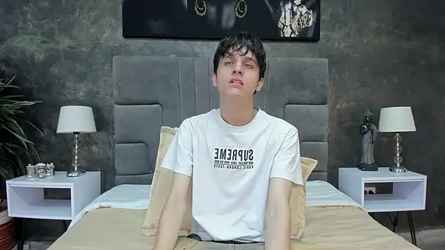 Snapshot of bruce_hans chatting on December 3, 2025, 11:53 am bruce hans online show from December 3, 2025, 11:53 am