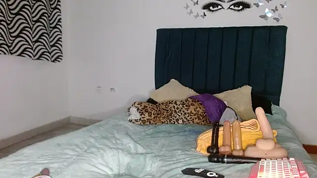 Keyler True18 online show from October 24, 2025, 1:26 am